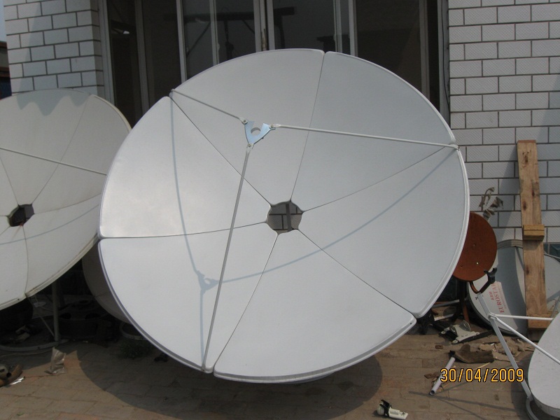 C180 Ground Mount Dish Antenn